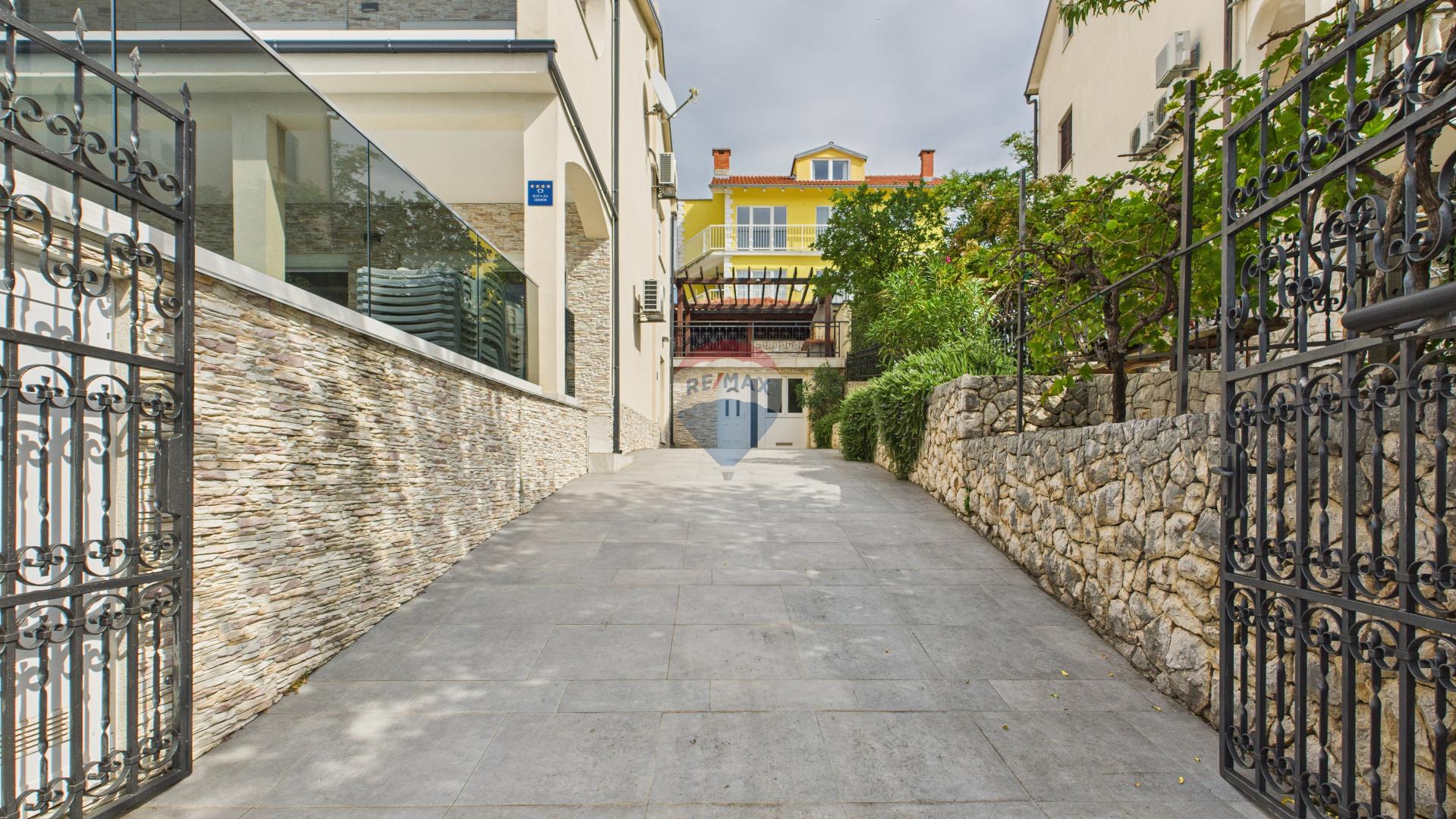 House Novi Vinodolski, 210m2