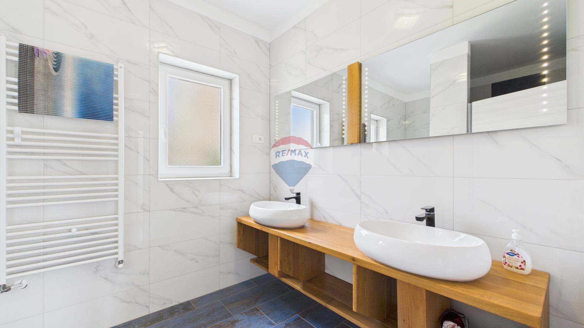 House Novi Vinodolski, 210m2