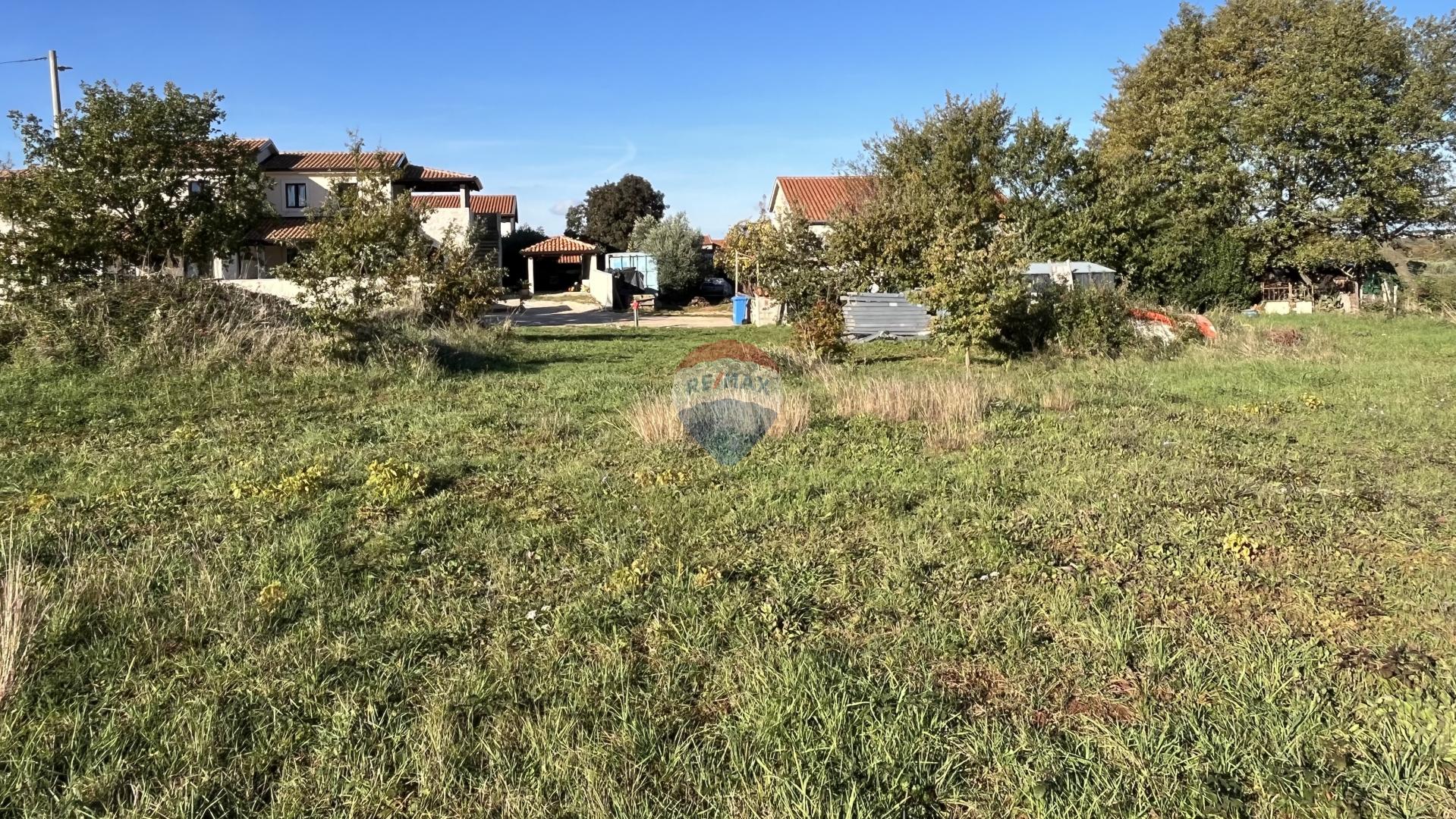 Istra, Poreč, okolica - građevinsko zemljište u manjem mjestu