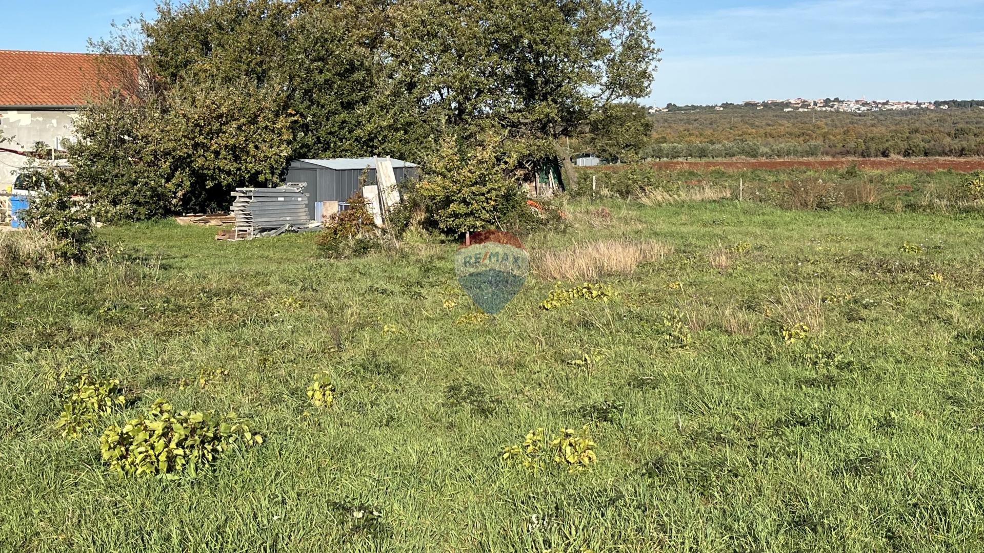 Istra, Poreč, okolica - građevinsko zemljište u manjem mjestu