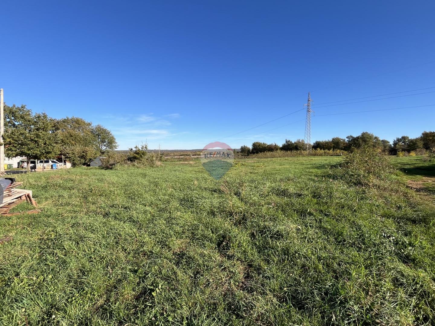 Istra, Poreč, okolica - građevinsko zemljište u manjem mjestu