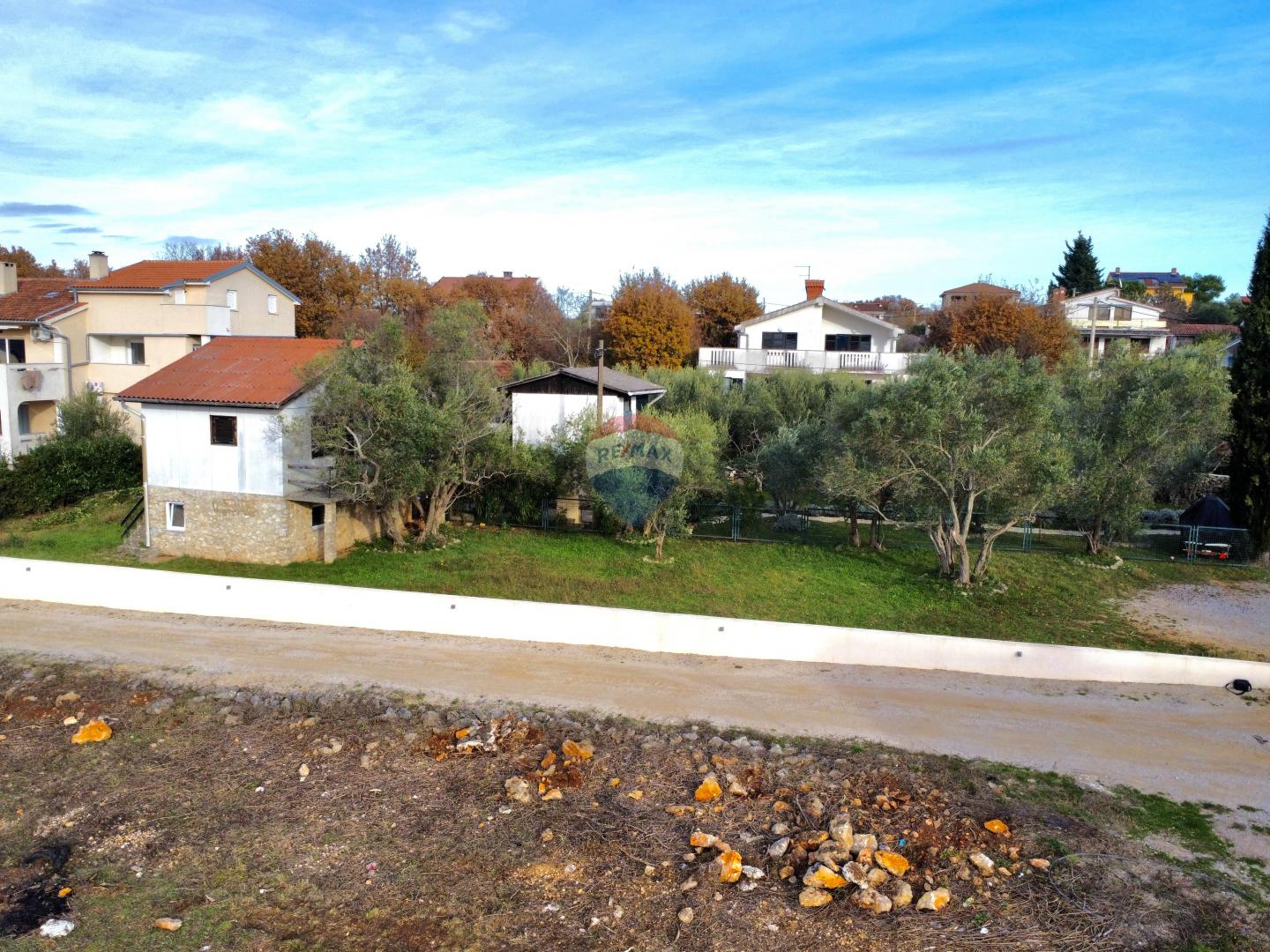 Krk, Linardići – Detached house with a reconstruction project