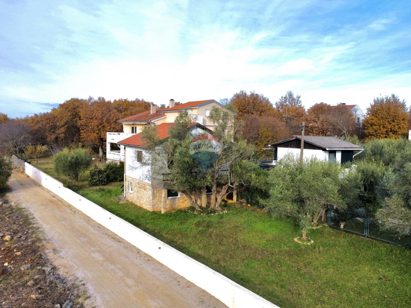 Krk, Linardići – Detached house with a reconstruction project