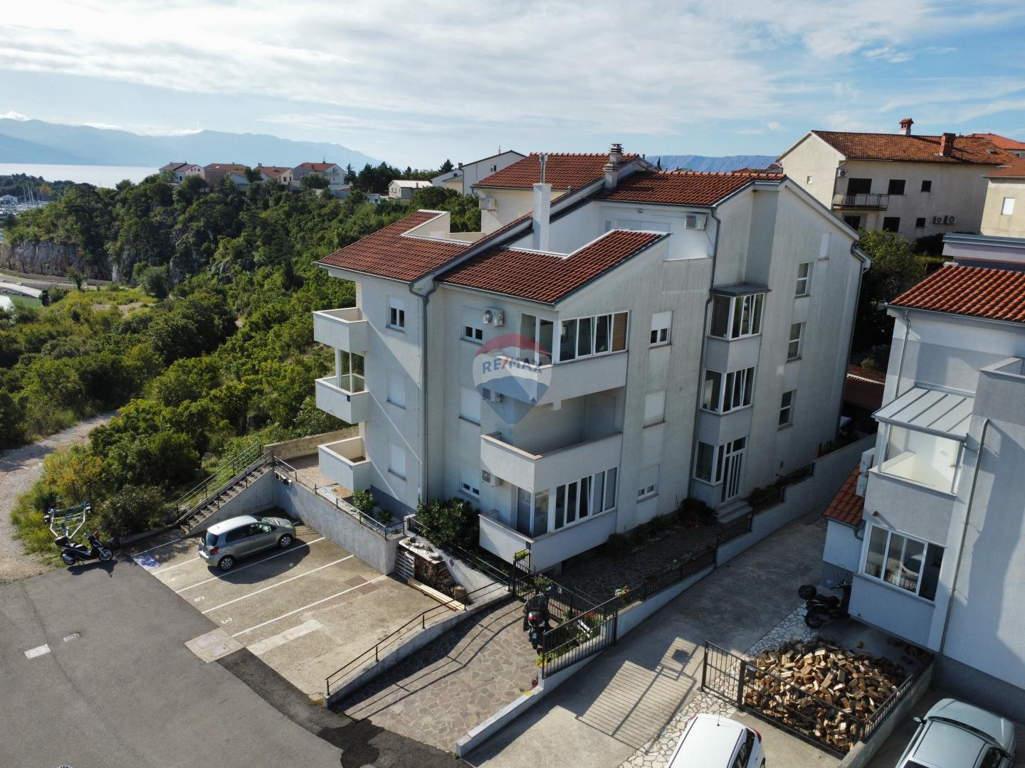 Novi Vinodolski – Two-bedroom apartment near the marina
