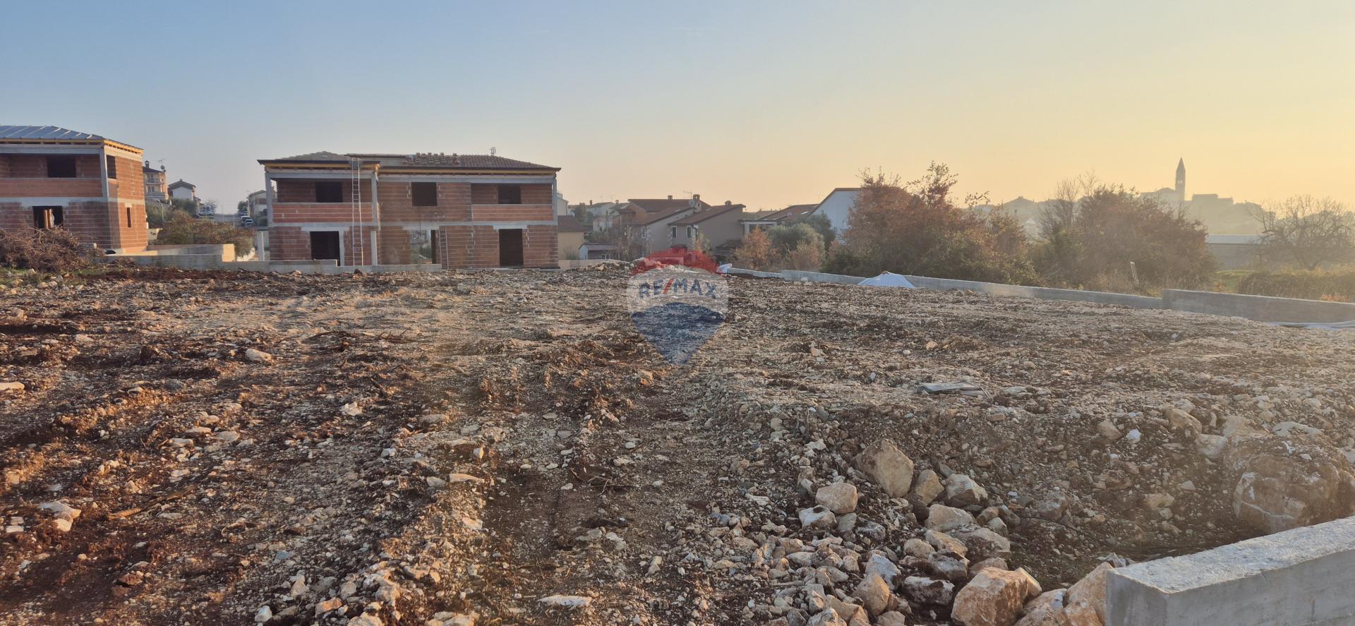 Земельный участок строительного назначения Višnjan, 1.000m2