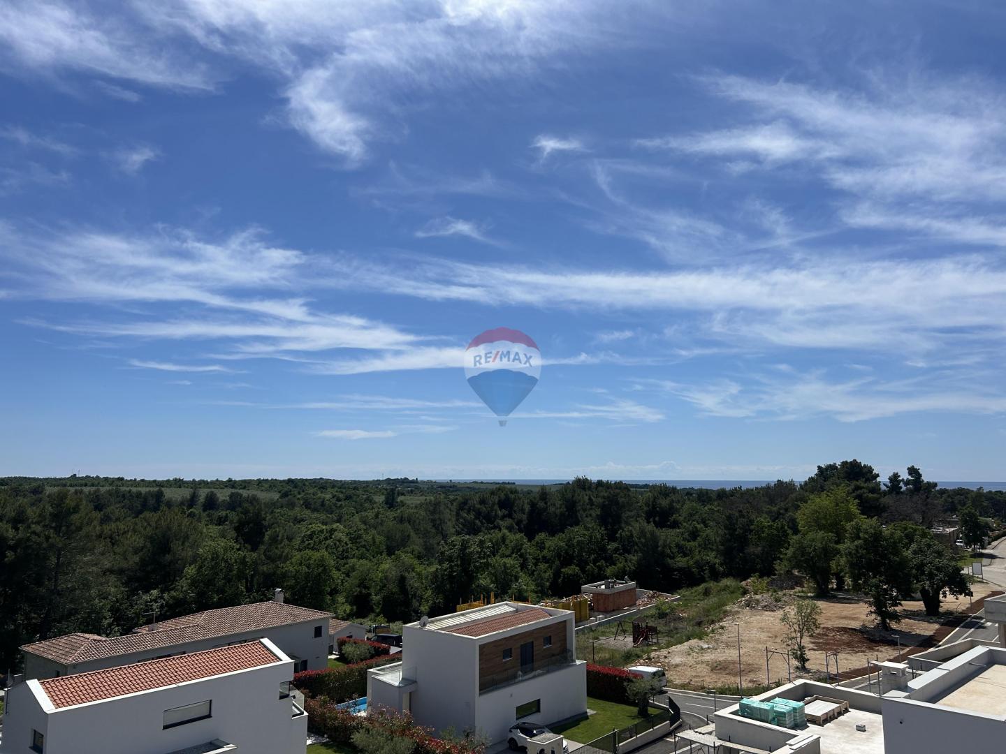 Poreč, okolica- stan 800 metara od mora u novogradnji