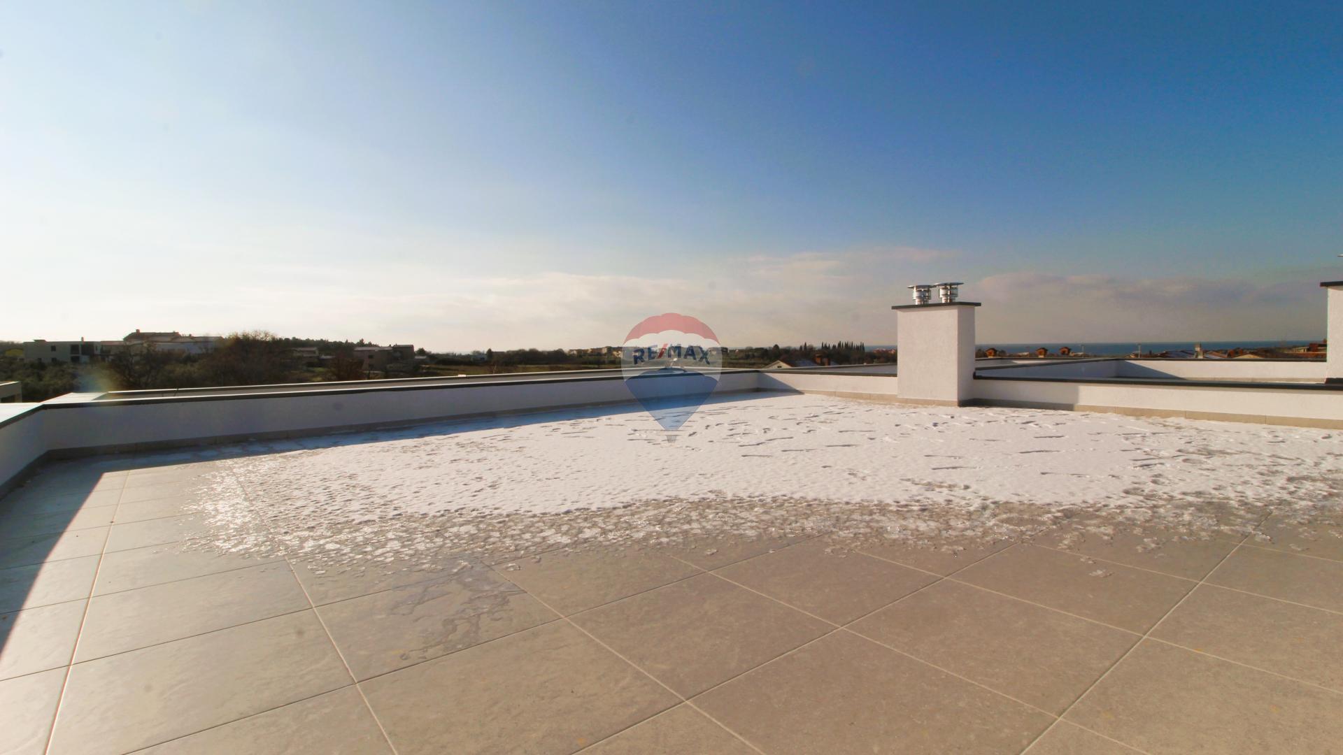 Zweizimmerwohnung mit Terrasse und Meerblick – Novigrad