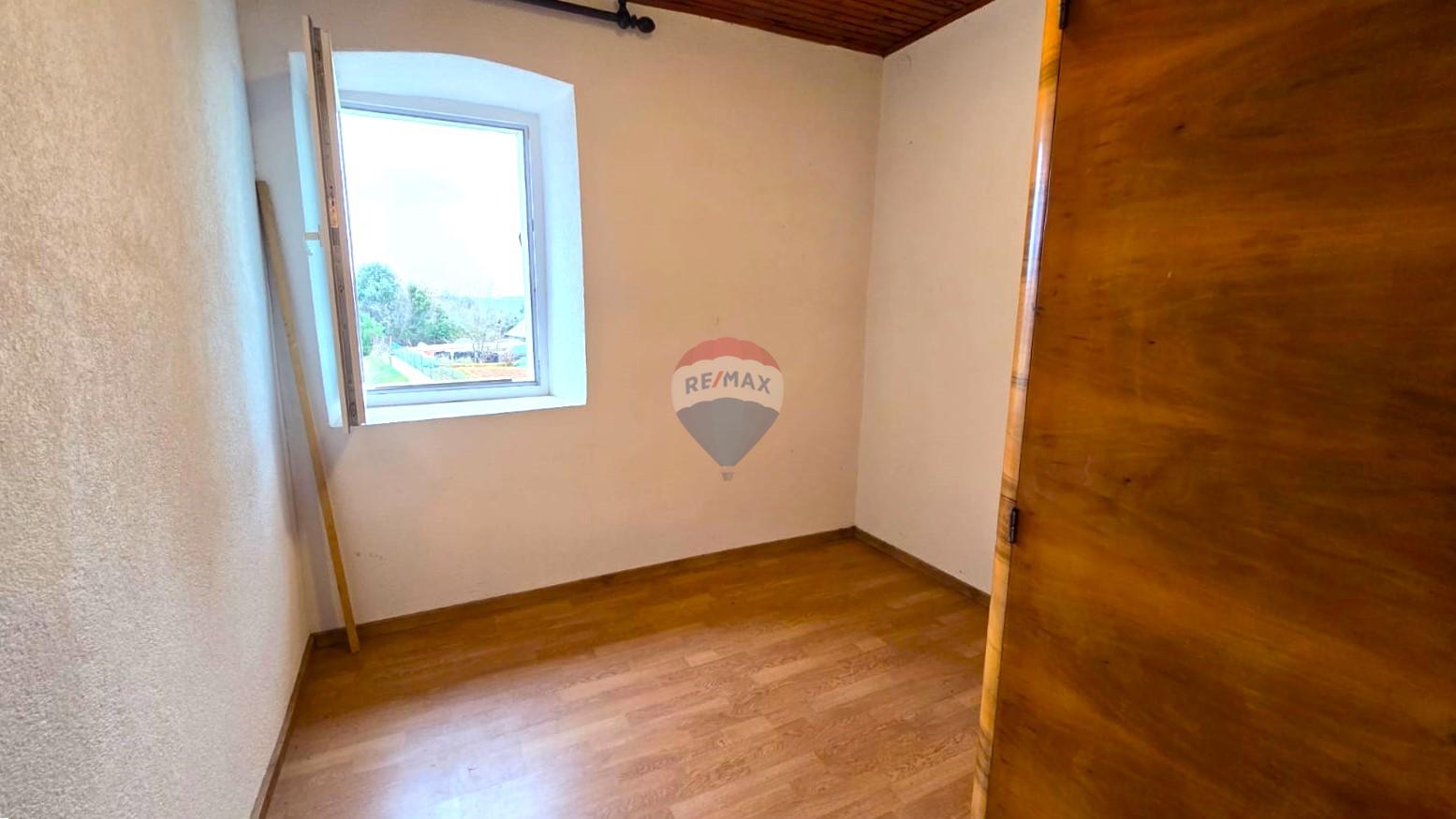 Rovinj, kuća + 2 pomoćna objekta na 4800 m2 okućnice