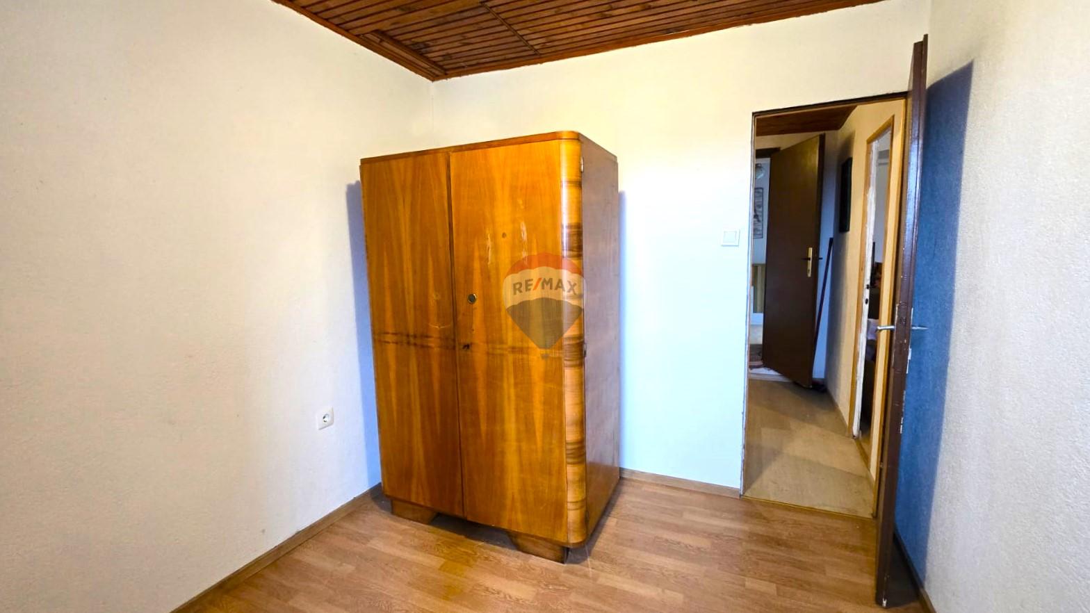 Rovinj, kuća + 2 pomoćna objekta na 4800 m2 okućnice