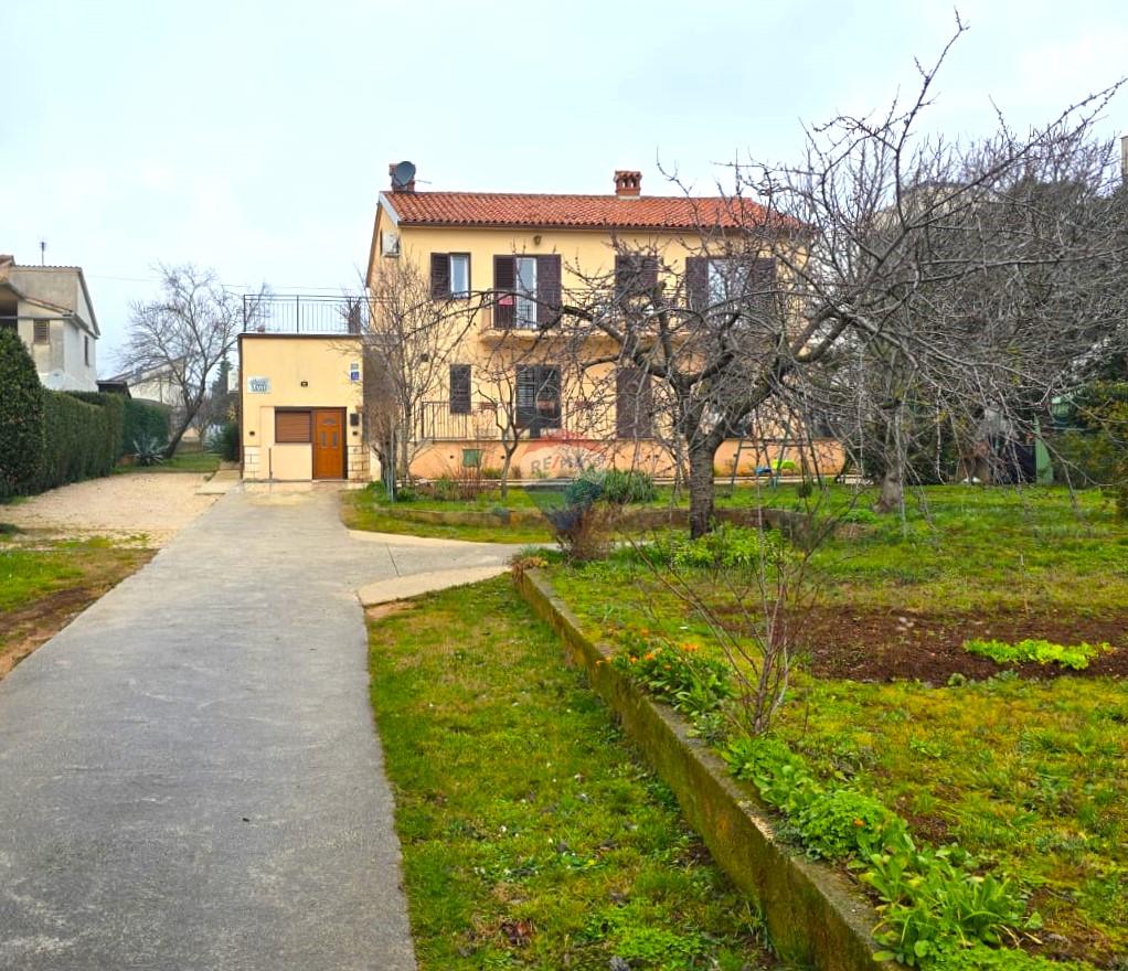 Bouwgrond Rovinj, 1.792m2