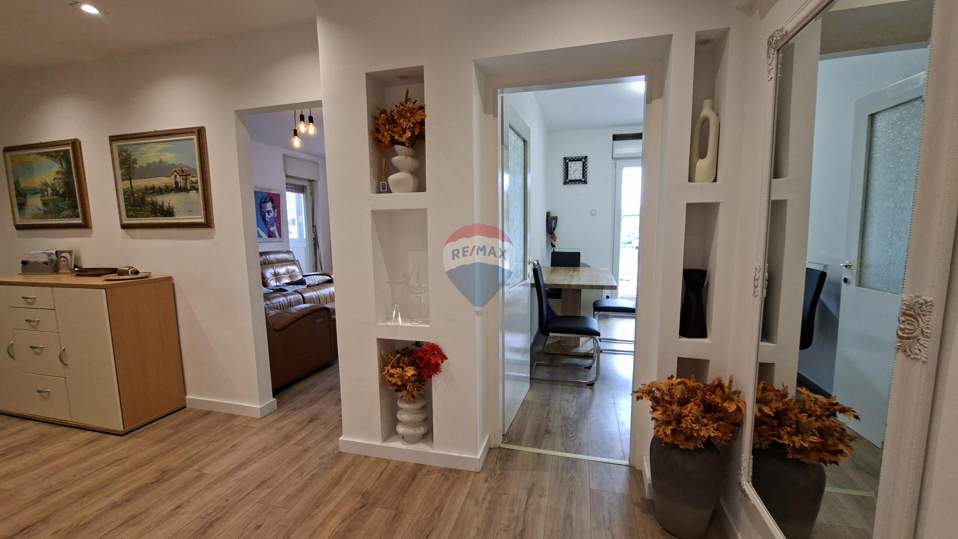 Umag,Moela-dvosoban stan,prizemlje