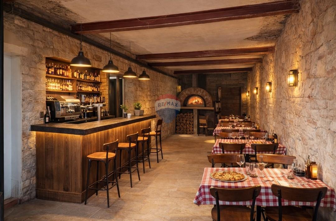 Rovinj centar - Poslovni prostor 1. red do mora