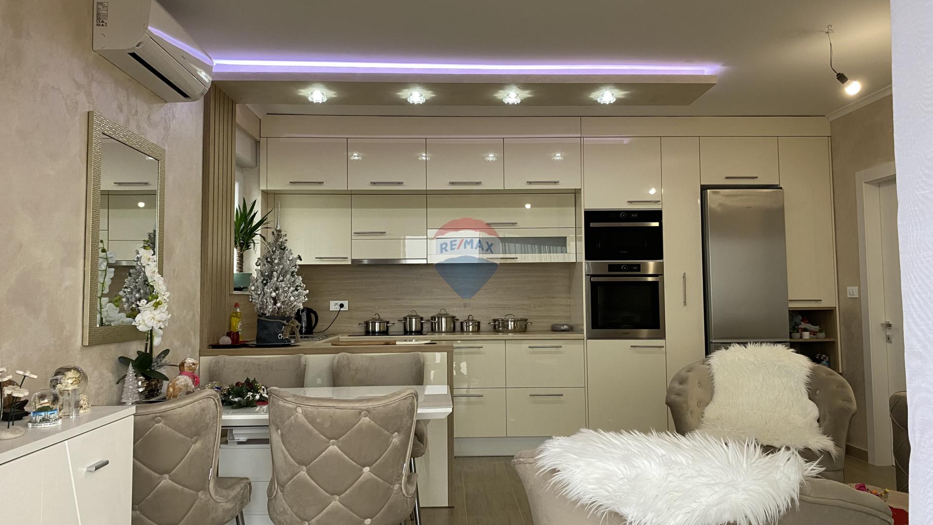 Rijeka, Bivio, luksuzan stan za najam