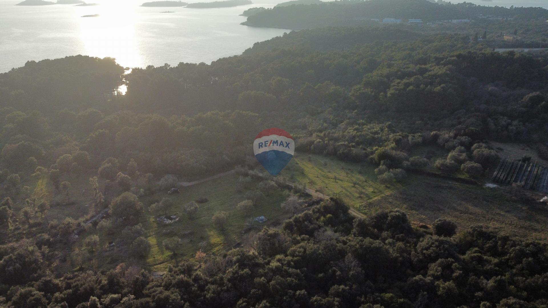    Non-structural plot Rovinj, 1.865m2