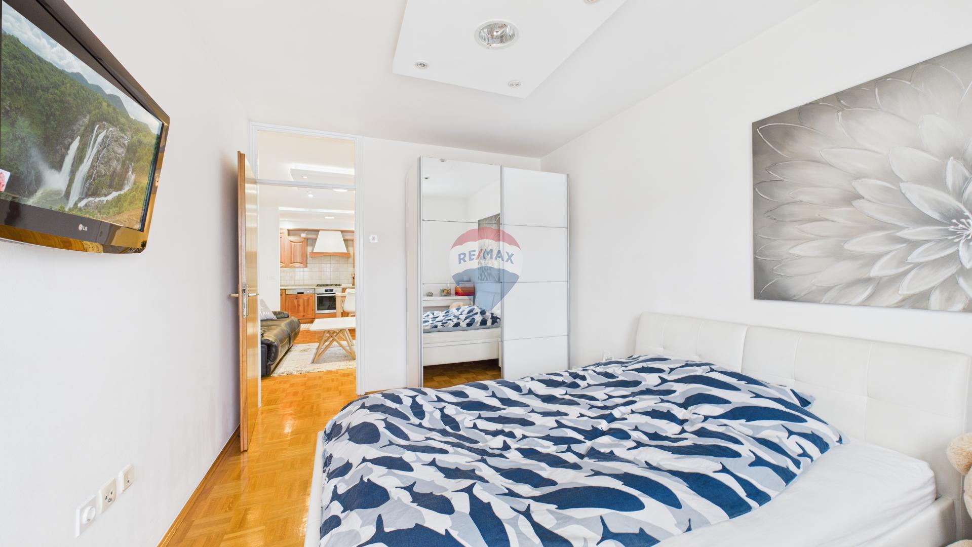 ZAGREB, Špansko-četverosoban stan 70m2 s balkonom, lift