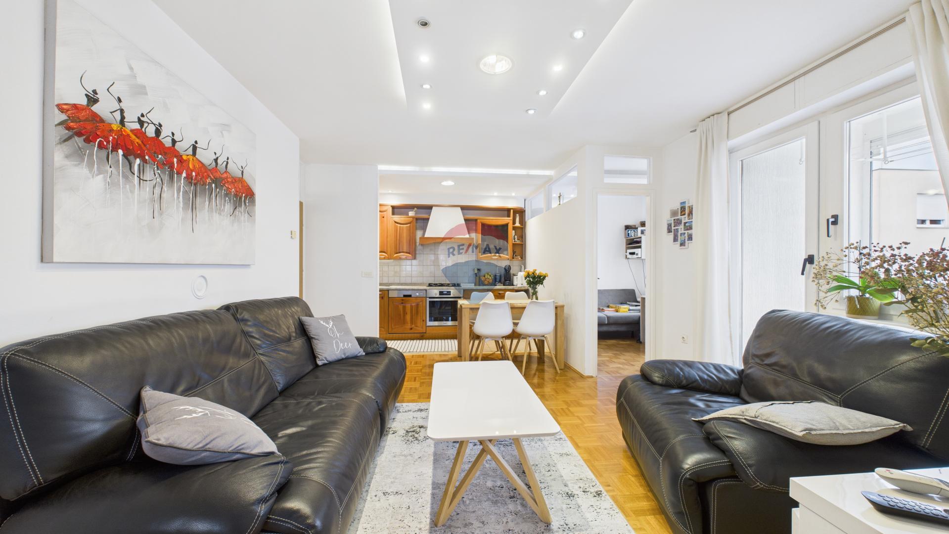 ZAGREB, Špansko-četverosoban stan 70m2 s balkonom, lift