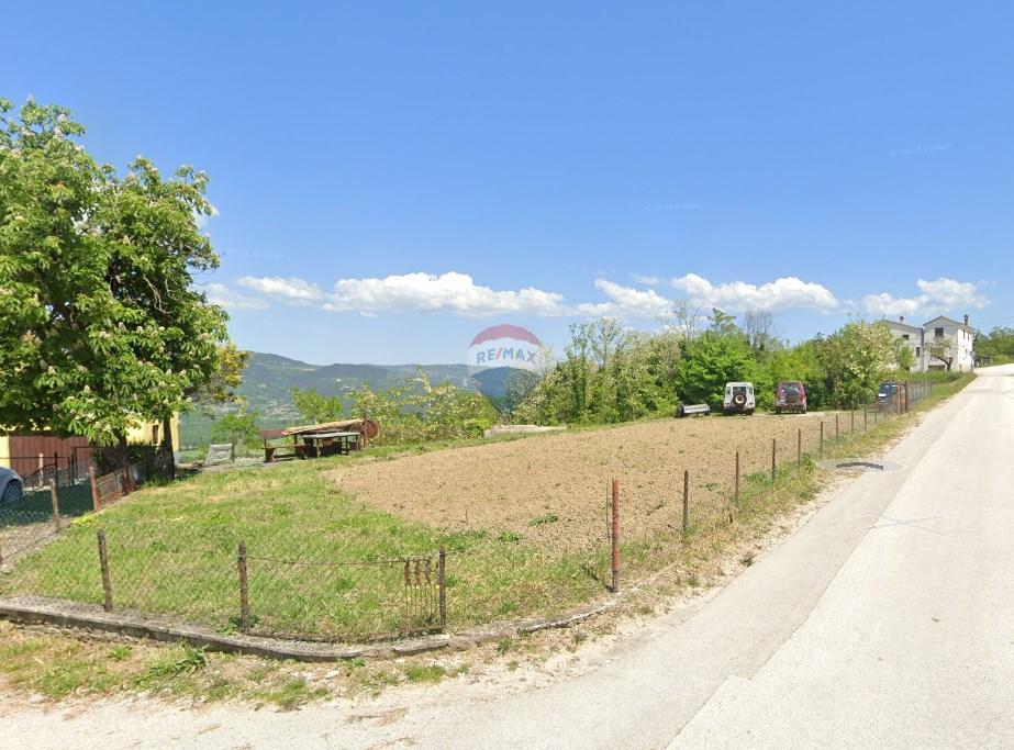 Bauland Motovun, 697m2