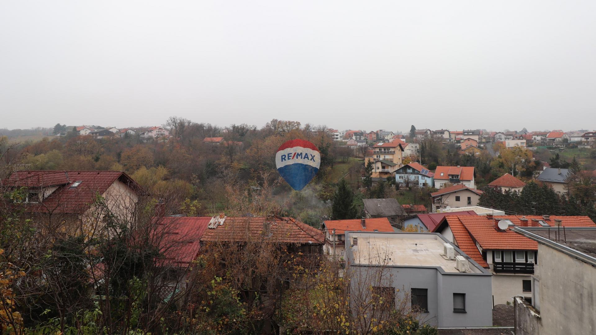 Kuća na Maksimiru, La&scaron;ćina &ndash; za ru&scaron;enje