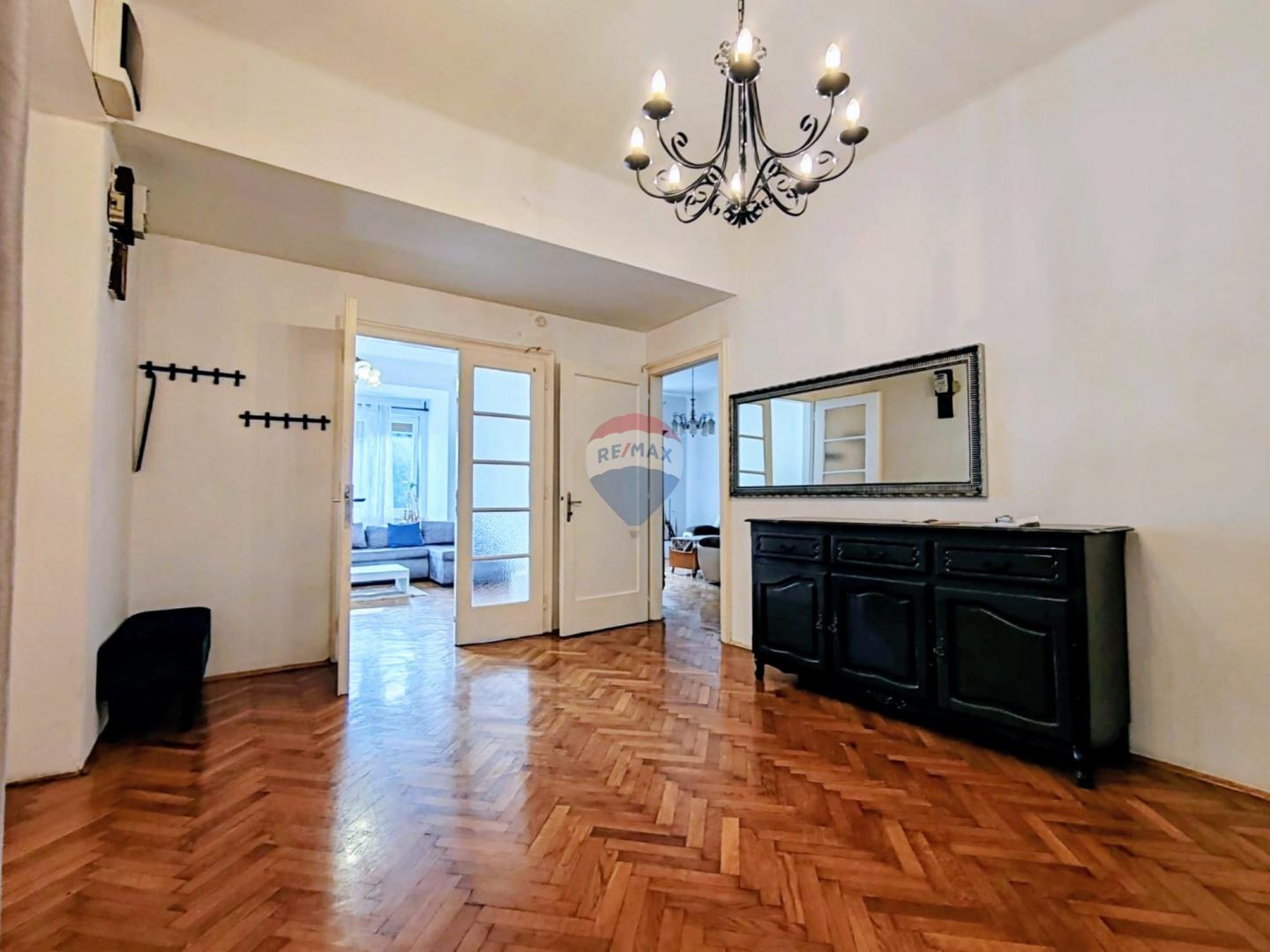 Rijeka, Centar, 3S+DB stan na drugom katu u zgradi s liftom