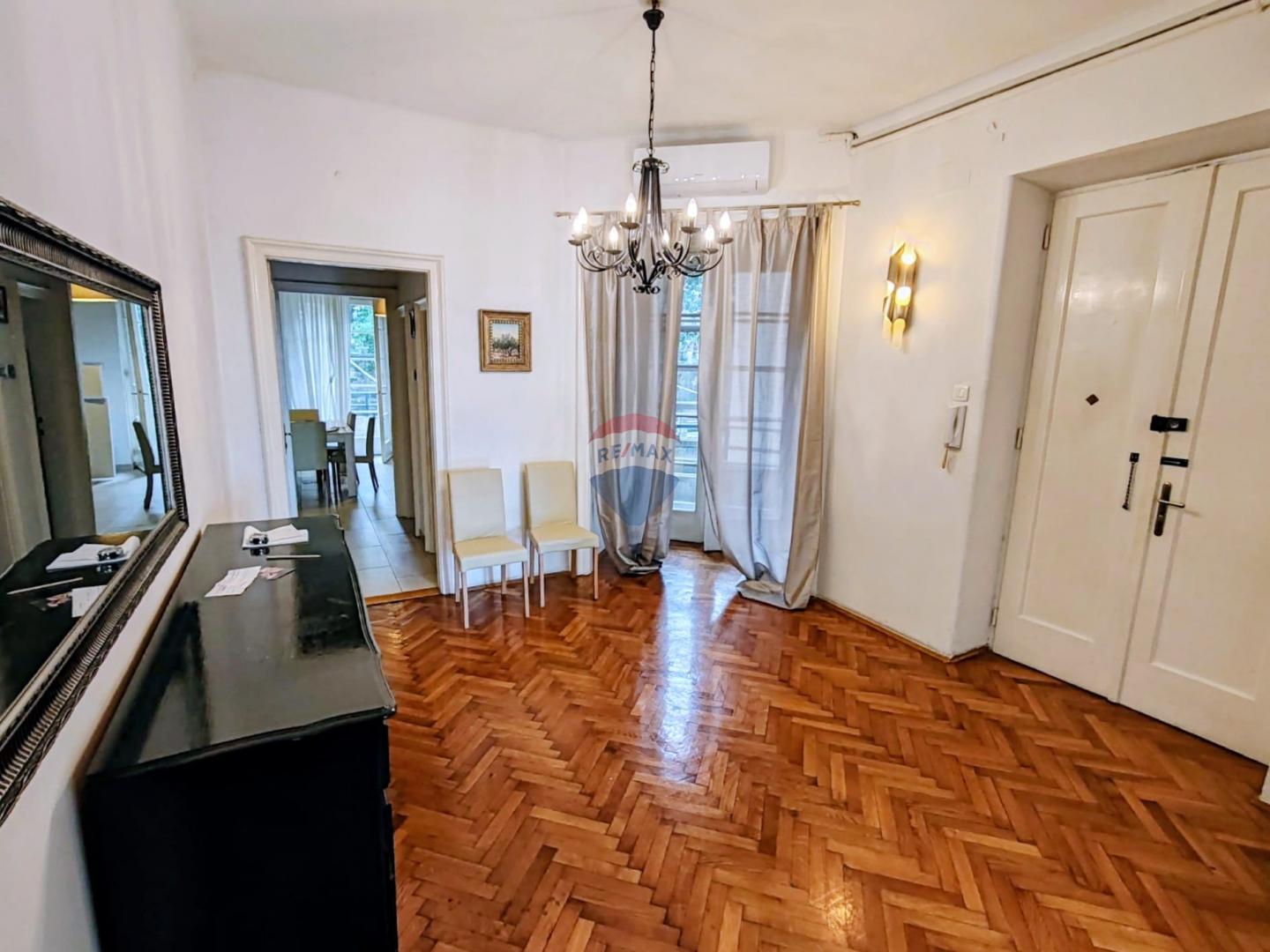 Rijeka, Centar, 3S+DB stan na drugom katu u zgradi s liftom