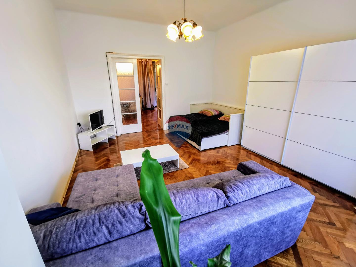 Rijeka, Centar, 3S+DB stan na drugom katu u zgradi s liftom