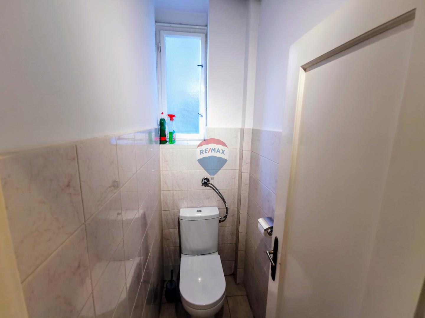 Rijeka, Centar, 3S+DB stan na drugom katu u zgradi s liftom