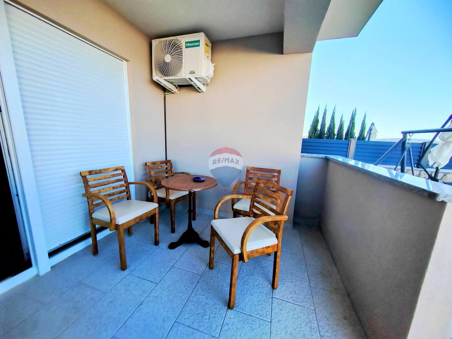 Otok Krk-Klimno villa sa 6 apartmana i bazenom