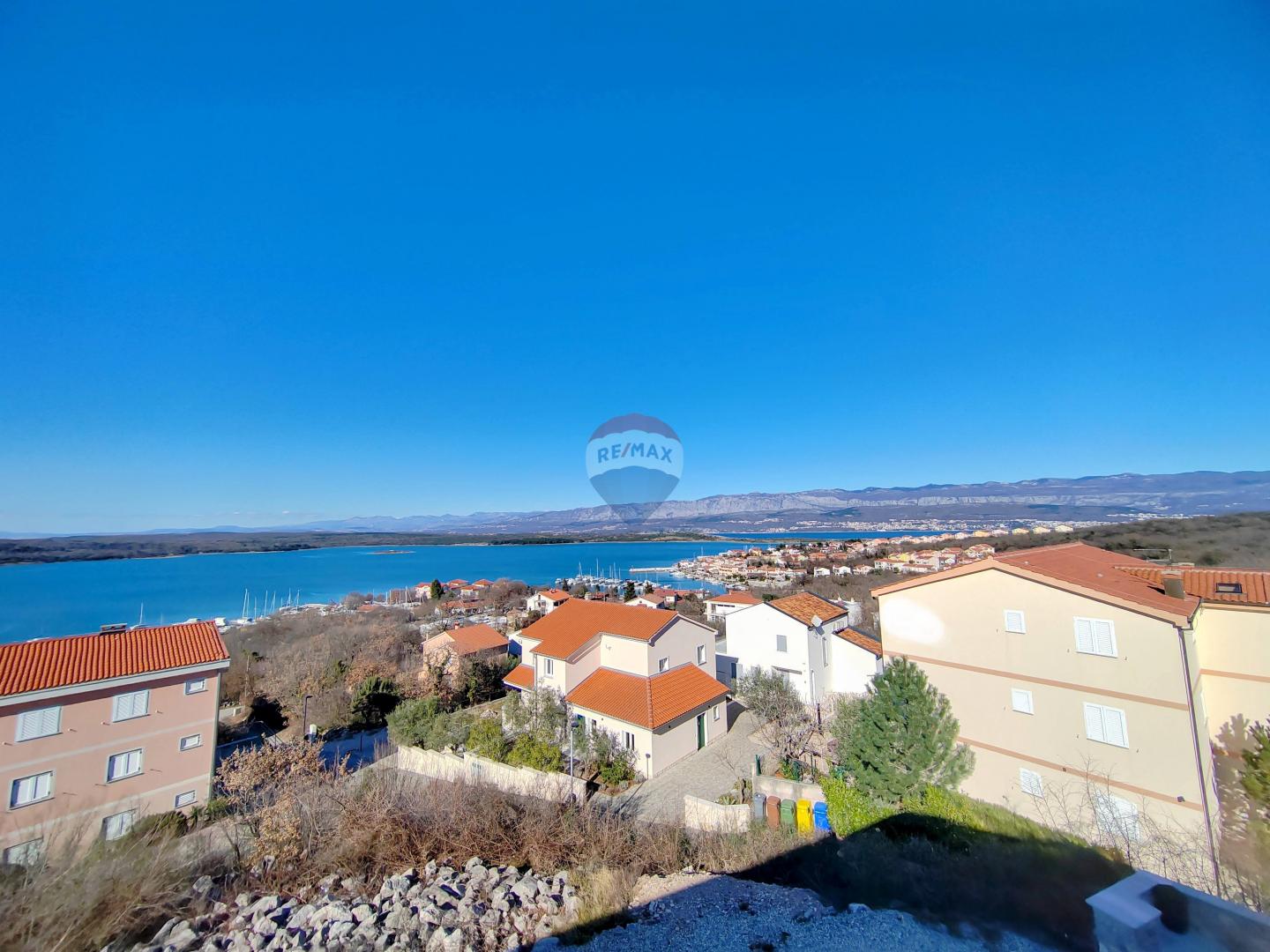 Otok Krk-Klimno villa sa 6 apartmana i bazenom