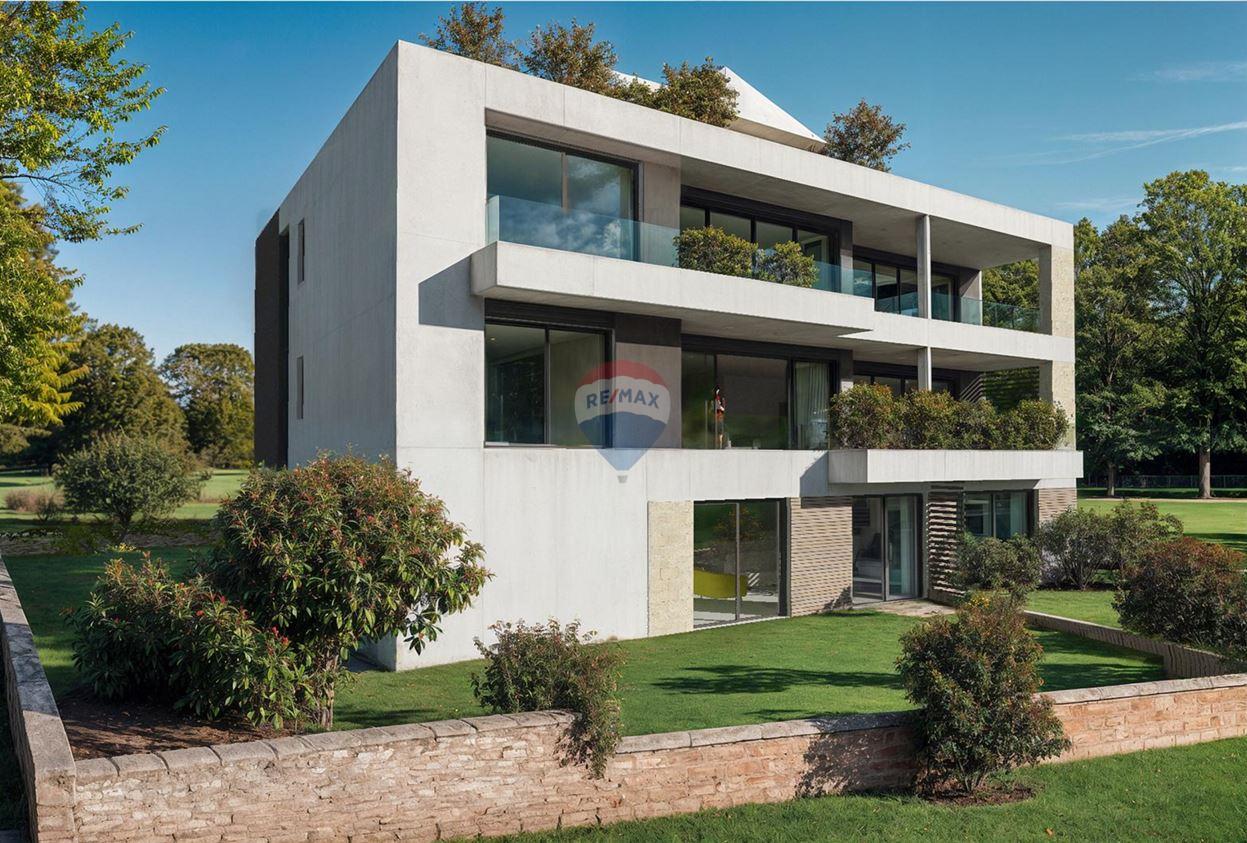 Rovinj - Stan u prizemlju s vrtom i garažom