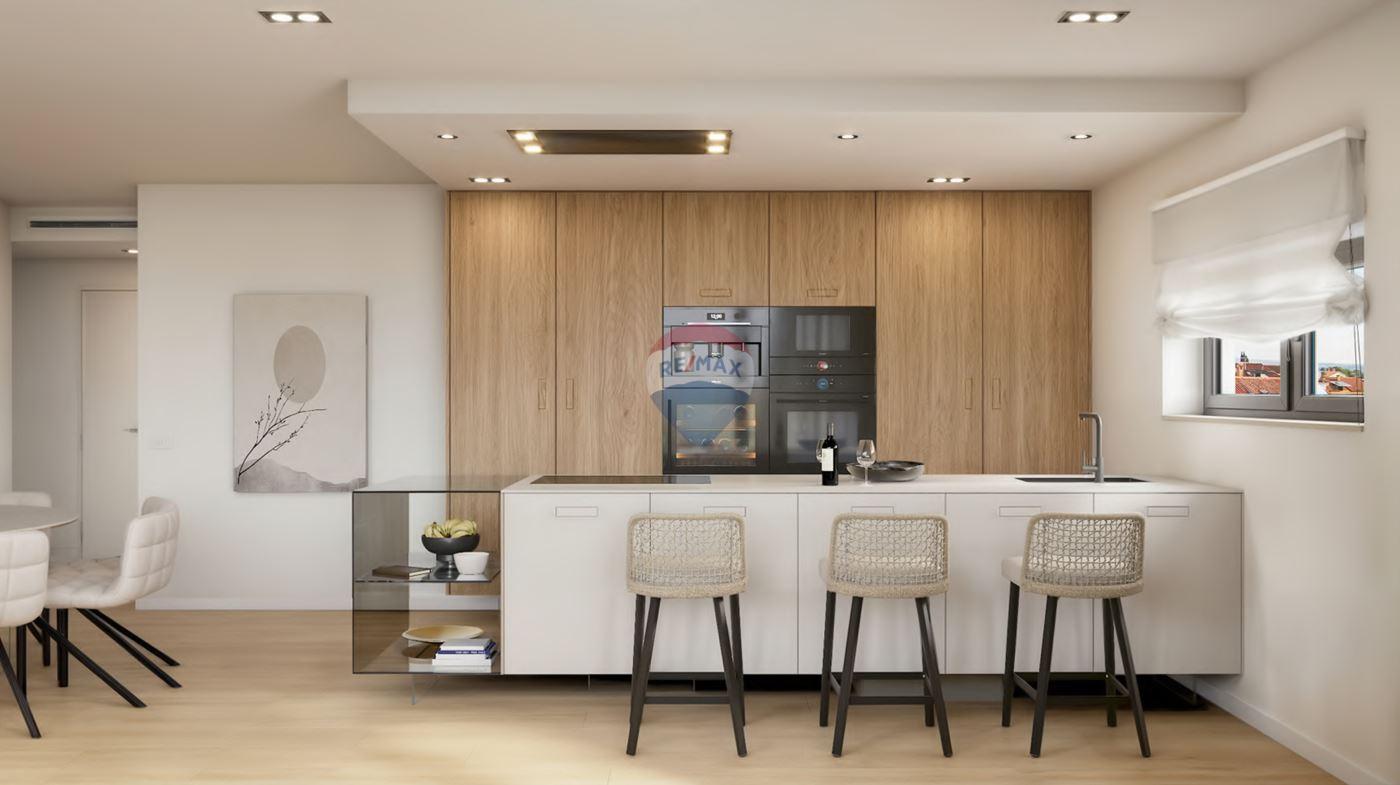 Rovinj - Stan u prizemlju s vrtom i garažom