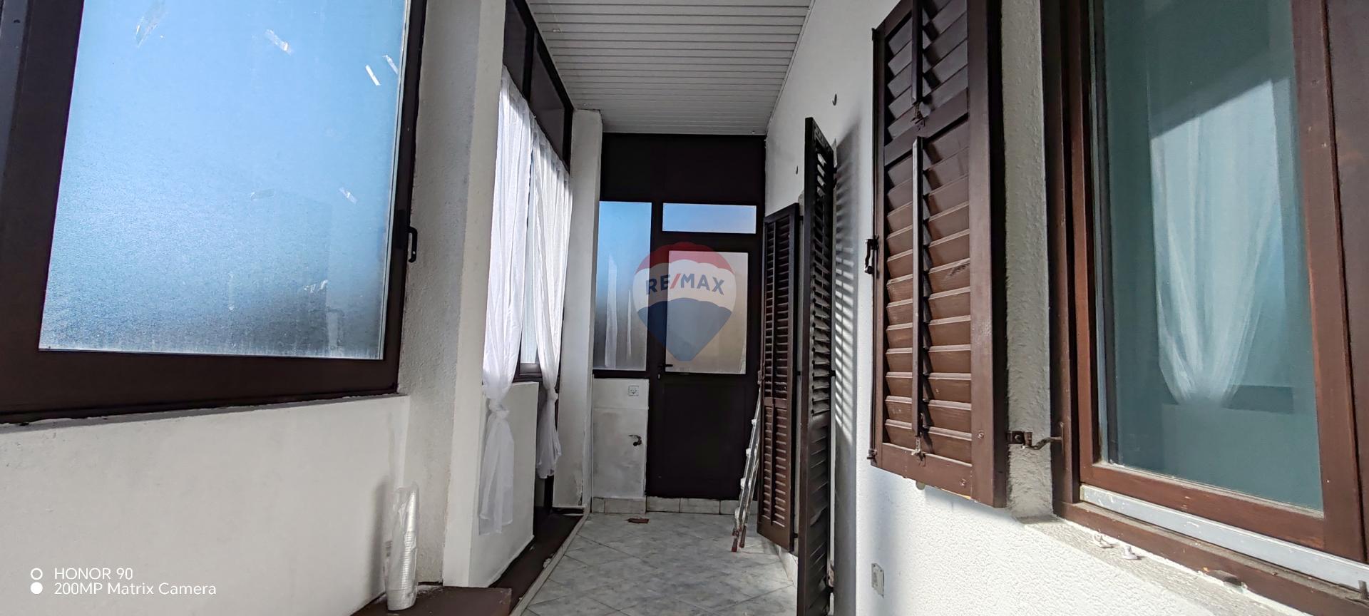 Rijeka, Zamet - dvije stambene jedinice s okućnicom