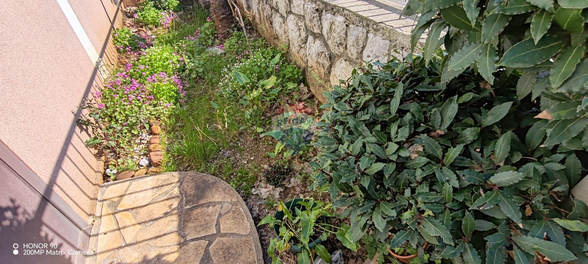 Rijeka, Zamet - dvije stambene jedinice s okućnicom