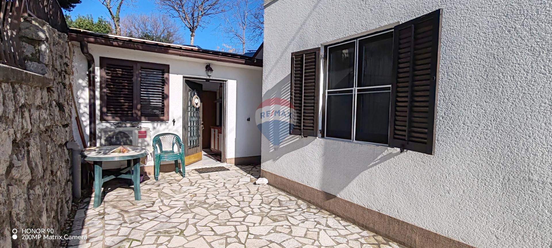 Rijeka, Zamet - dvije stambene jedinice s okućnicom