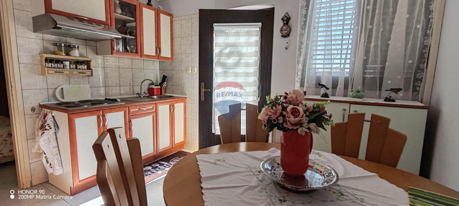 Rijeka, Zamet - dvije stambene jedinice s okućnicom