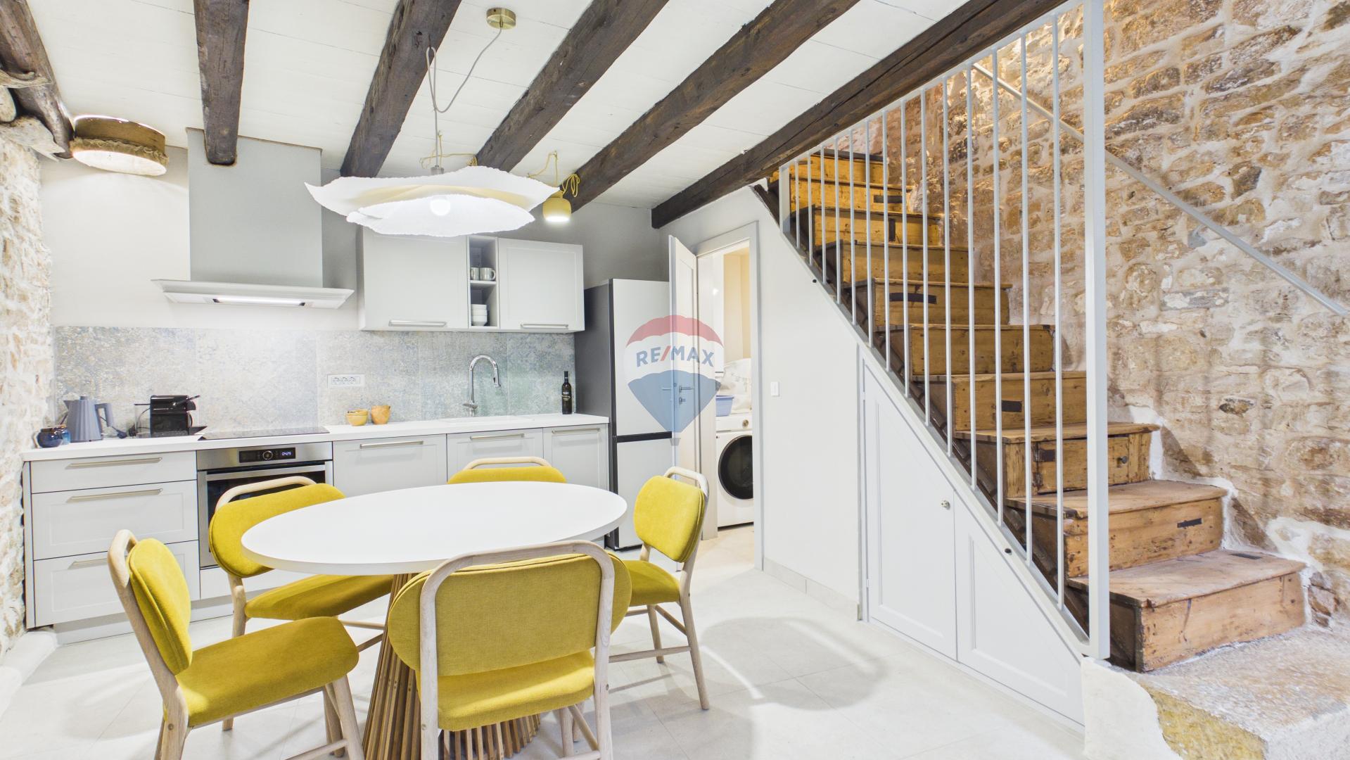 Istra, Bale - predivna nova kuća u starom gradu