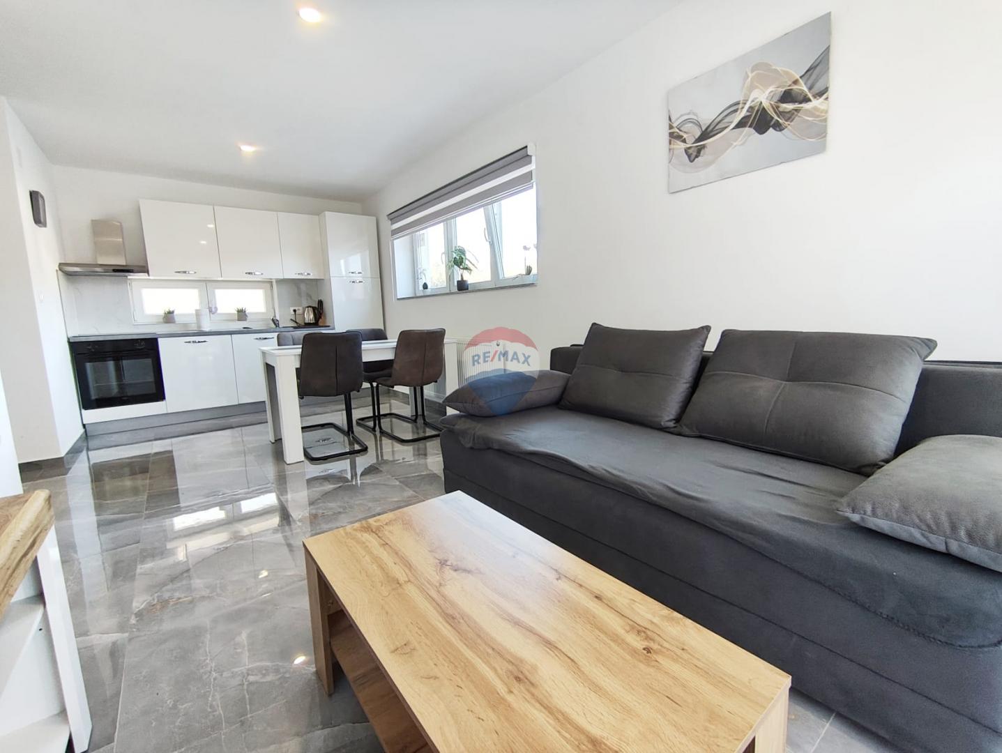 Ogulin, moderna kuća s 5 stambenih jedinica