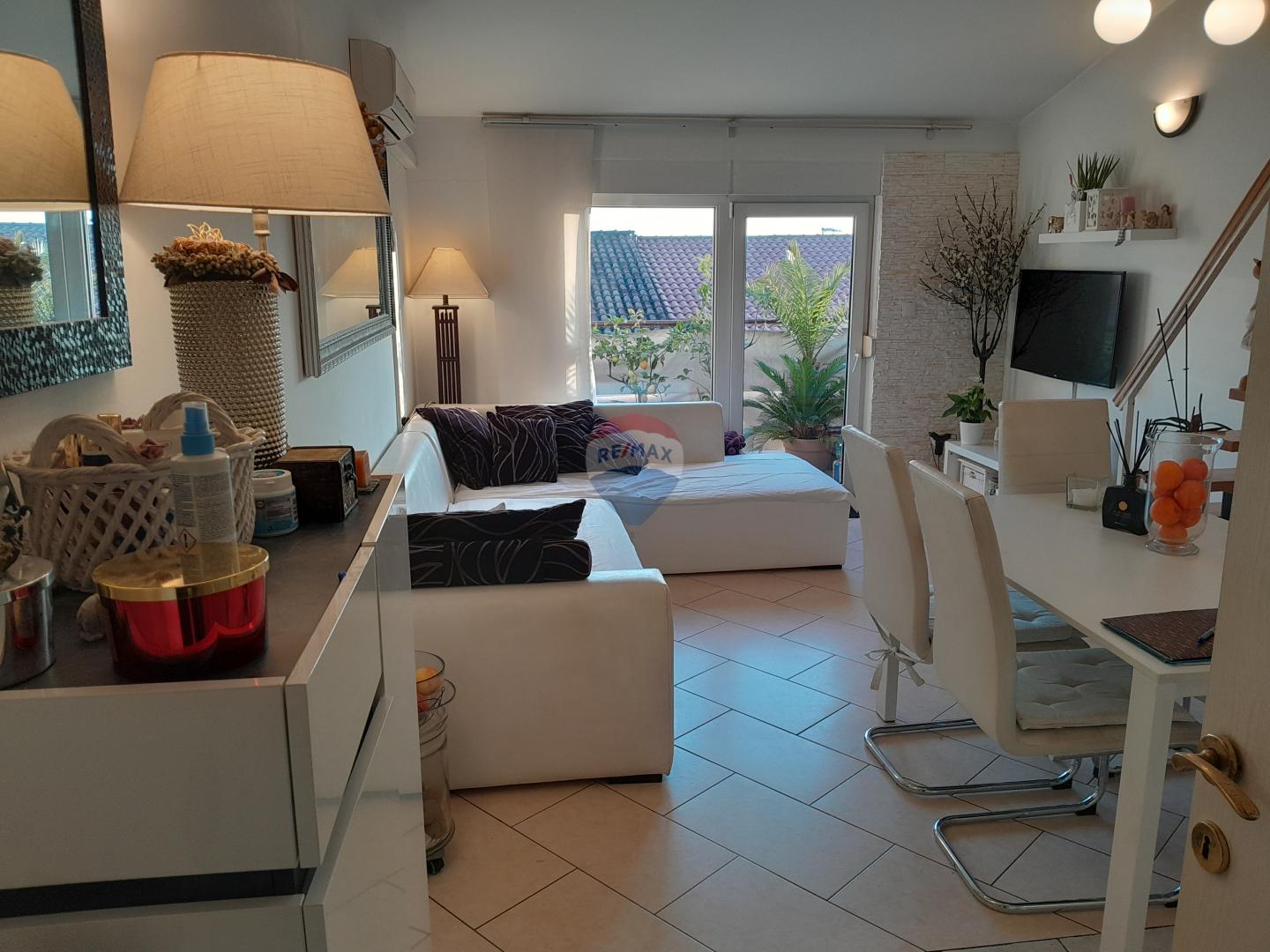 Istra,Pula,dvosobni stan na odličnoj lokaciji