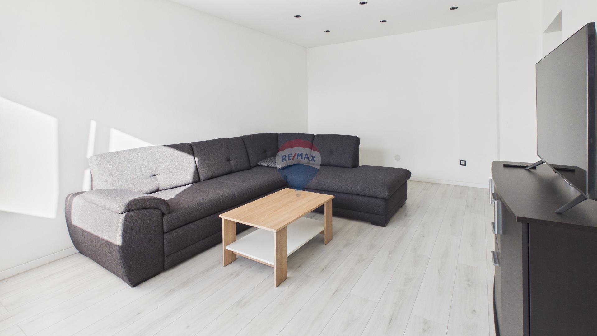 Zagreb, Travno, dvosoban stan s lođom, adaptiran