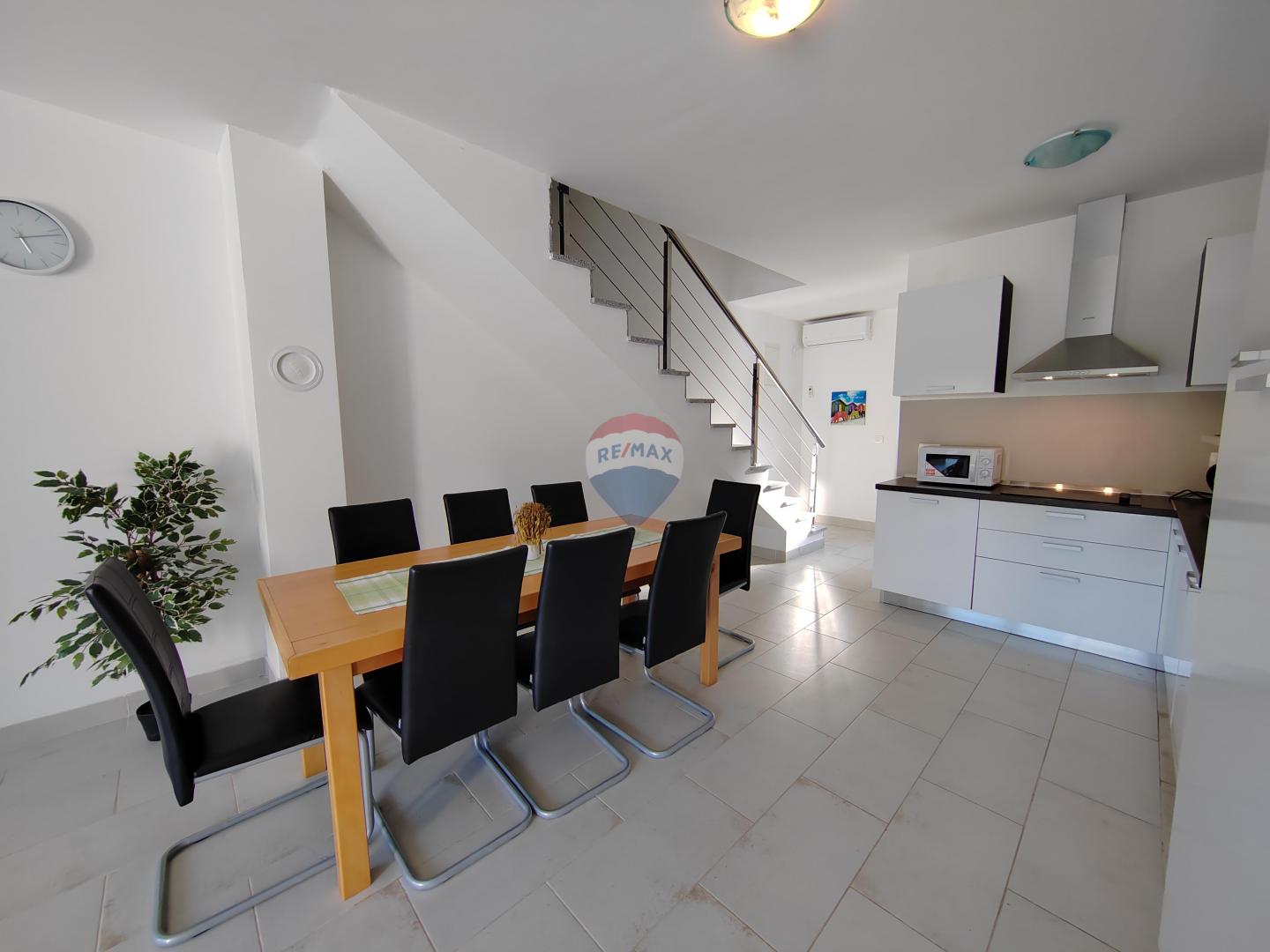 OTOK KRK-MALINSKA bliža okolica, kuća za najam