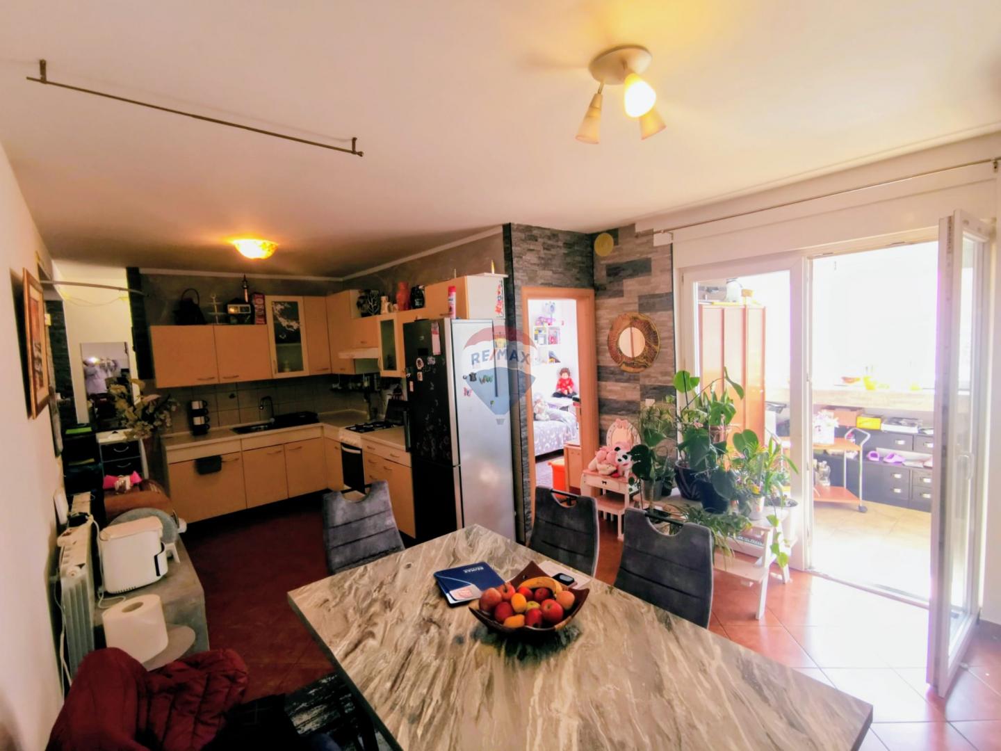 Rijeka, Marinići, 3S+DB stan od 92m2, terasa, parking