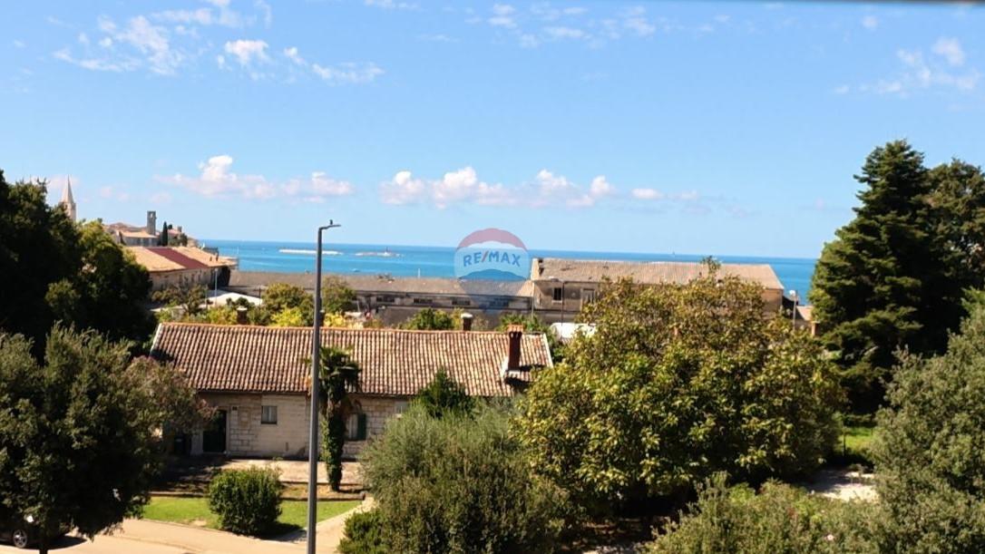 POREČ- stan s garažom