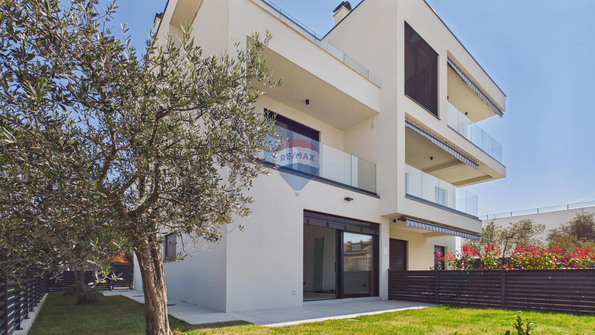 POREČ-kuća s pogledm na more, novogradnja