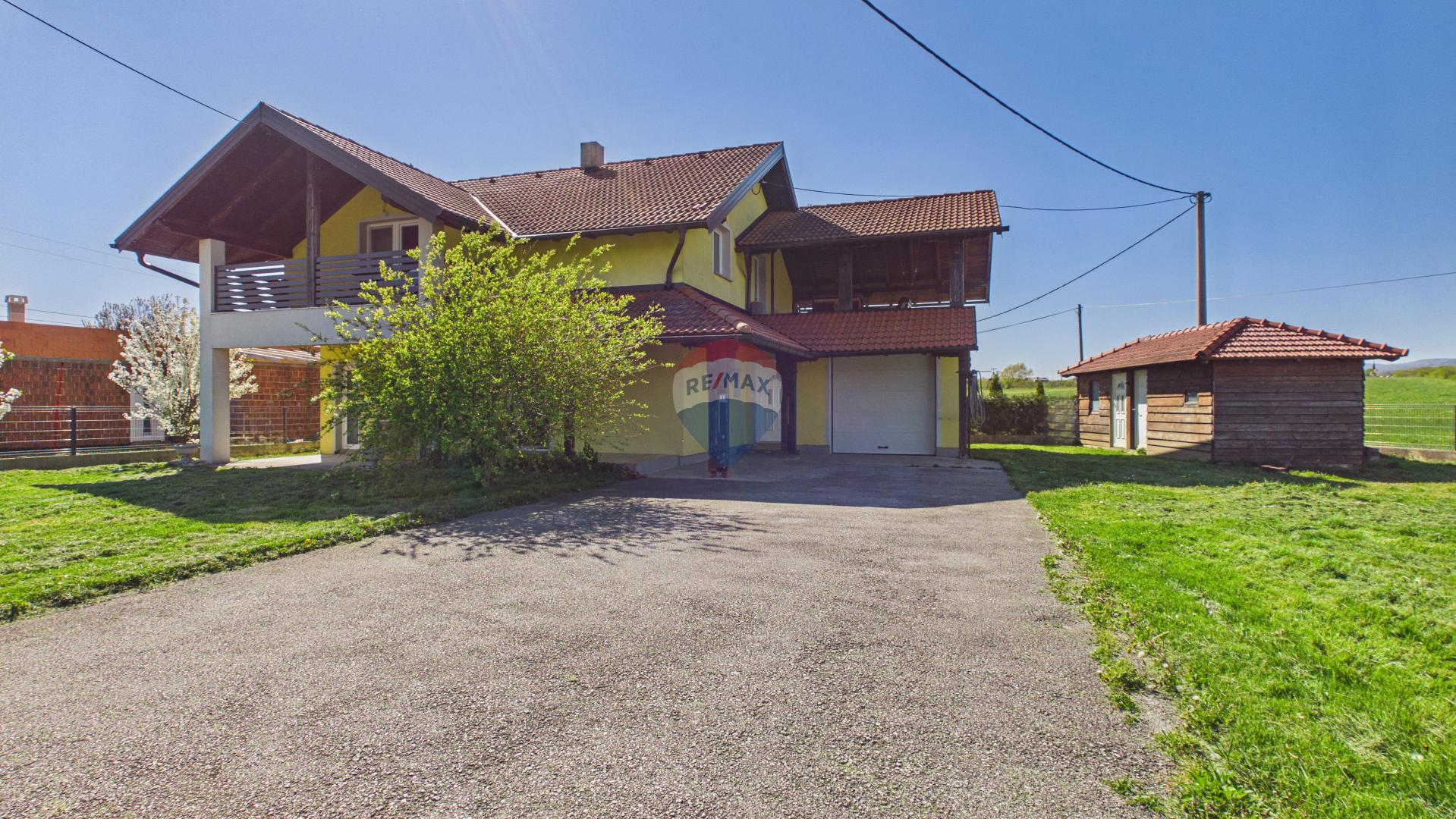 Huis Gornji Desinec, Jastrebarsko - Okolica, 245m2