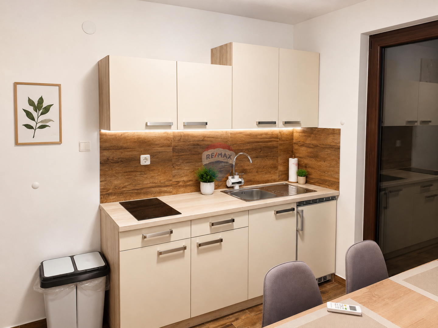 OTOK KRK, MALINSKA - PRILIKA 7 apartmana s vrtom 