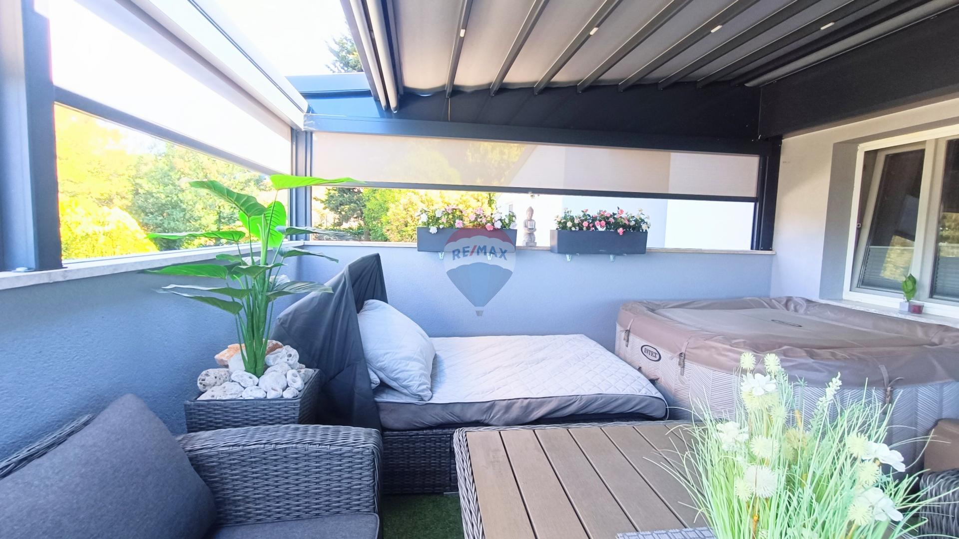 Istra, Rovinj-  stan s terasom 32+20 m2 s parkingom