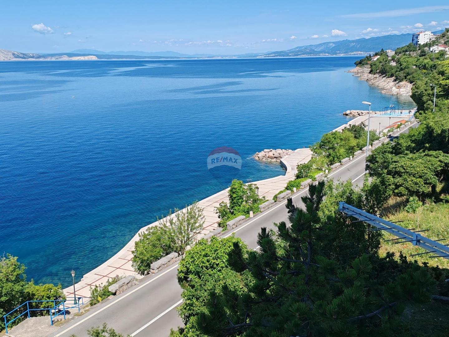 Senj, stan 52m2, prvi red do mora