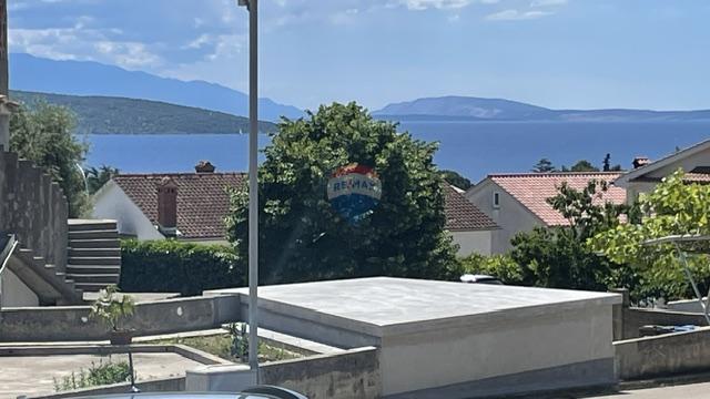 Krk,grad Krk,pogled na more,prizemlje,okućnica,parking