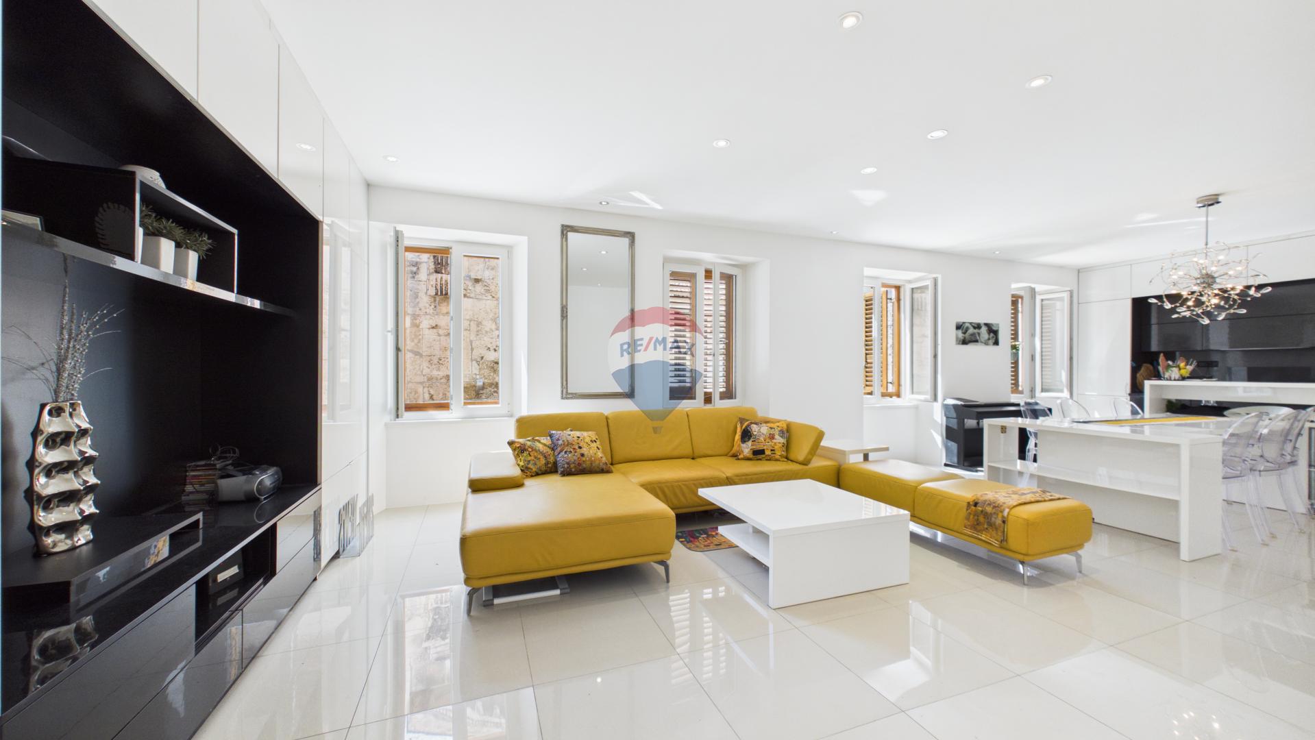 Flat/Appartement Centar, Pula, 74m2