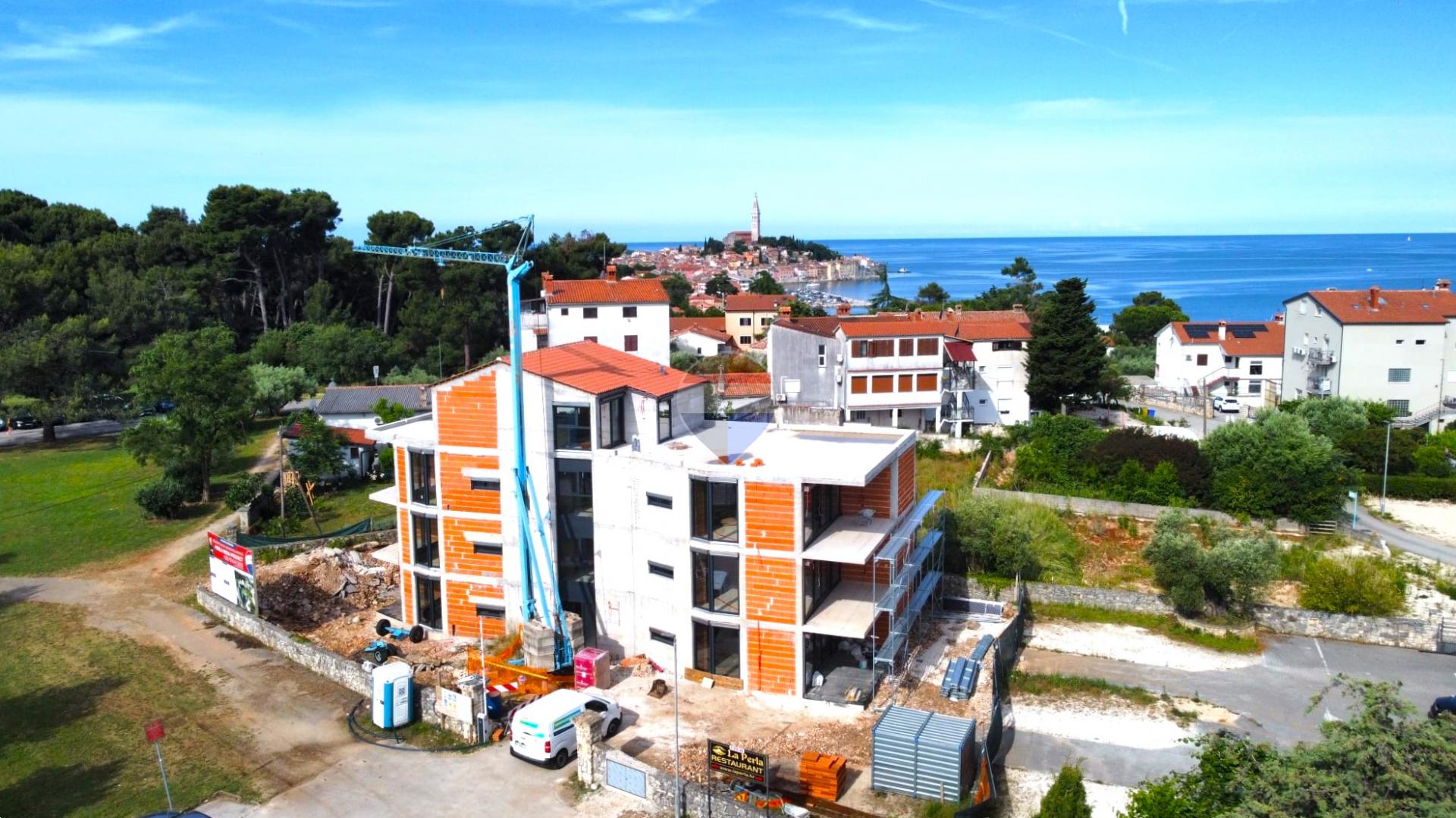Rovinj- novogradnja na pje&scaron;ačkoj udaljenosti do centra-2.kat 138m2+krovna terasa 28m2
