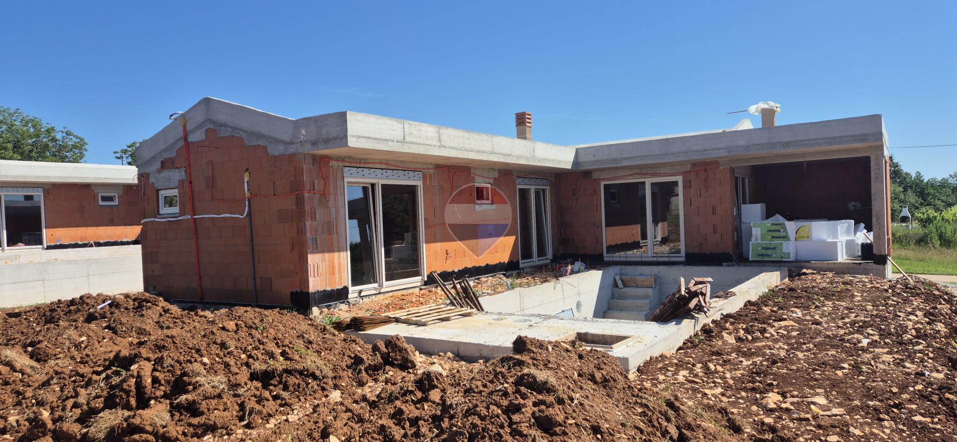 Istra, Žminj okolica - kuća s bazenom - novogradnja